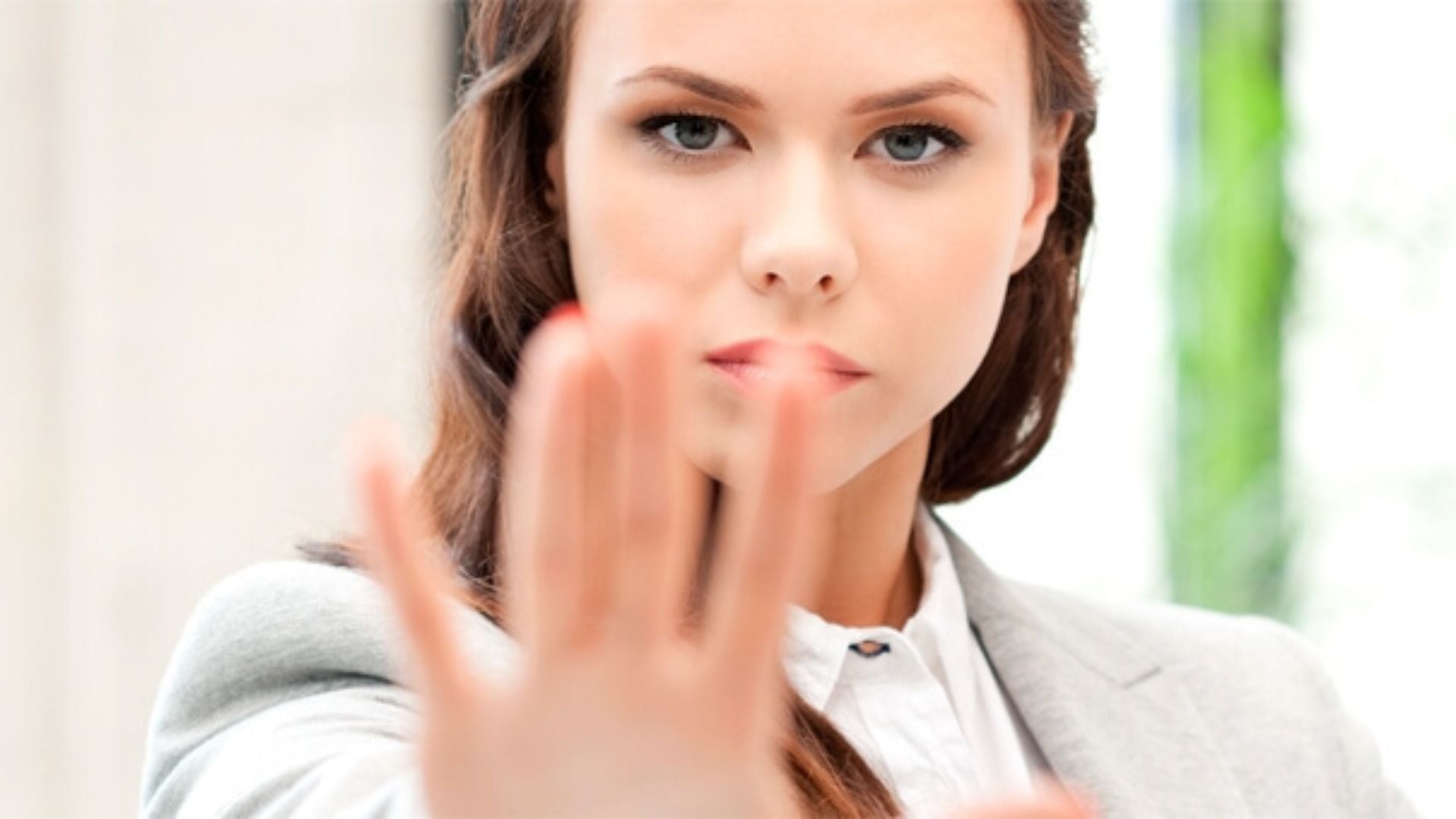 Difenditi da chi vuole imporsi a tutti i costi