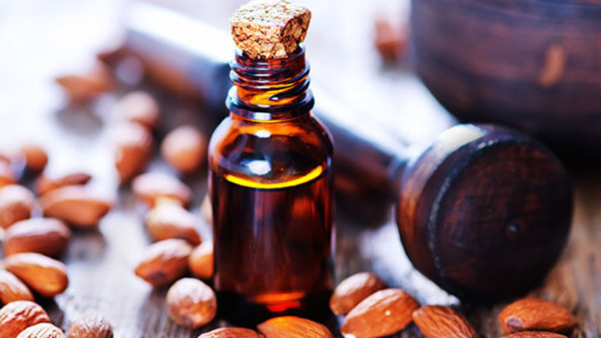 Olio di mandorle dolci: tutte le virtù terapeutiche