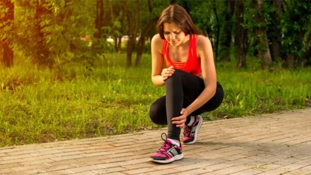 Dolore al ginocchio? Te ne liberi con la mente!