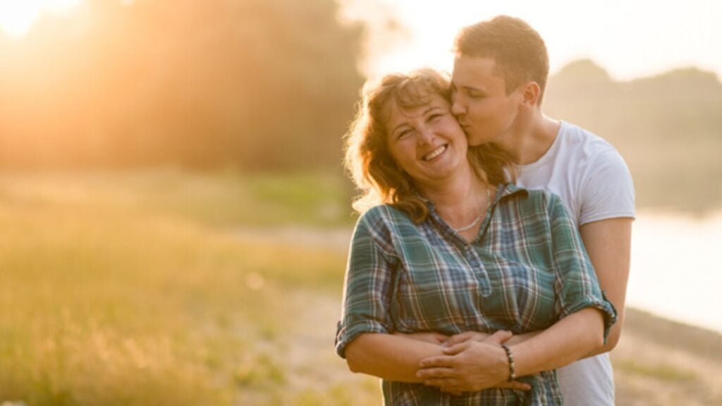 Mammoni: cosa fare se il tuo lui è così