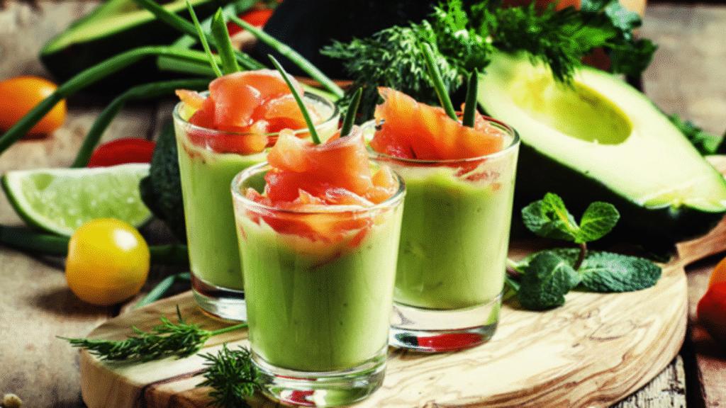 La mousse di avocado e salmone: saziante e brucia calorie