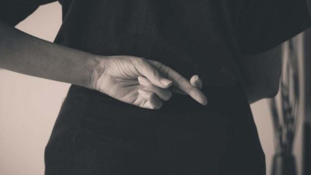 Bugie bianche e bugie nere: che differenza c’è?