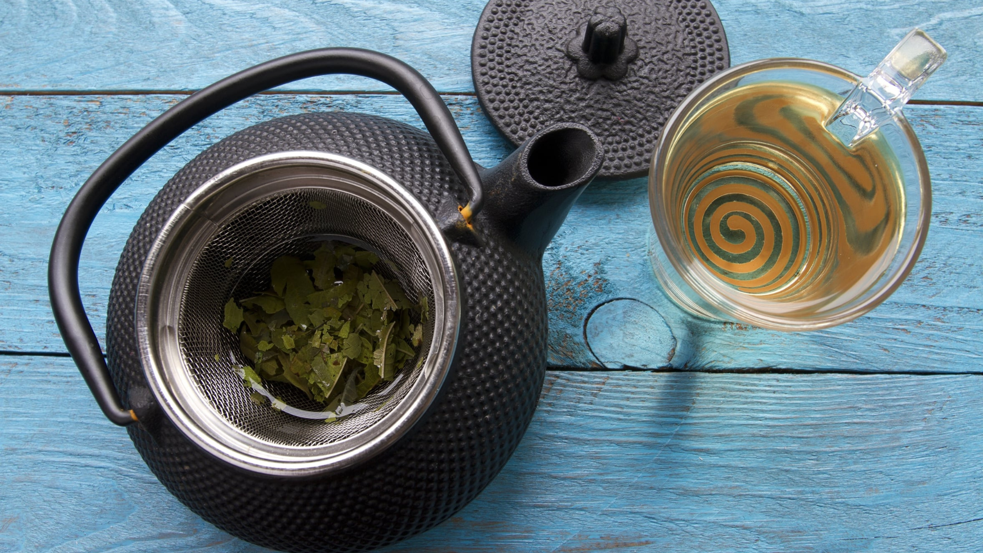 Tè verde: proprietà e usi del re degli antiossidanti