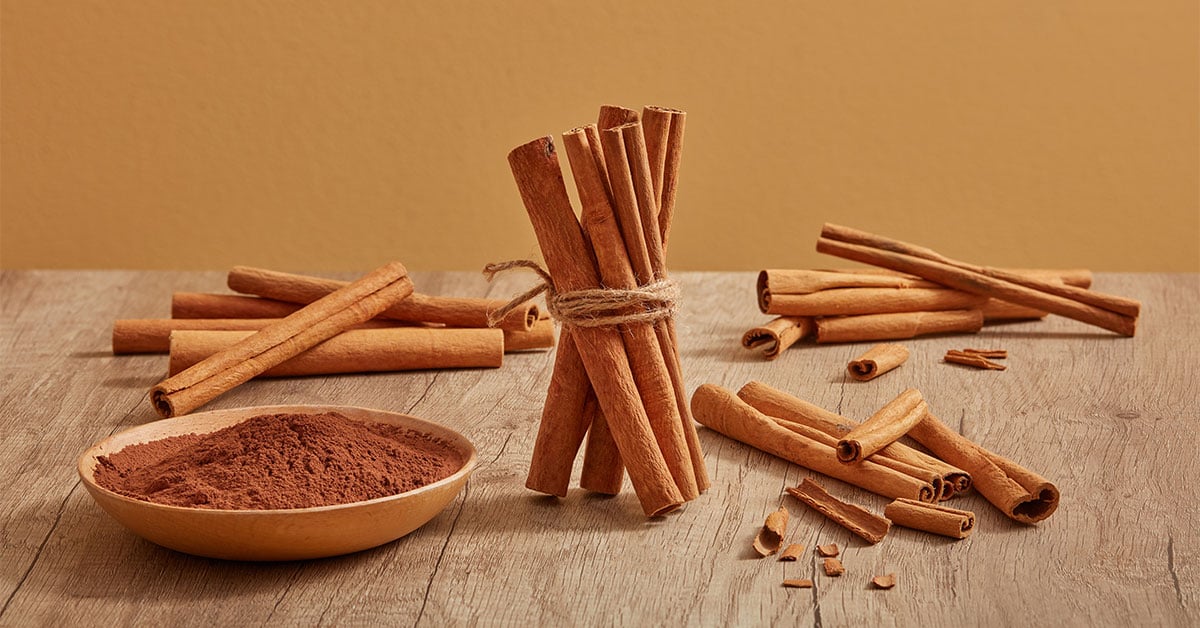 Cannella: proprietà, benefici, rimedi naturali e alimentazione