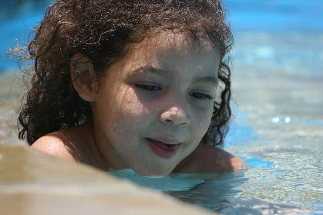 Gli integratori giusti per proteggere i bambini dall’afa