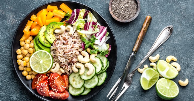 Insalata di riso veg: provala con avocado e ceci
