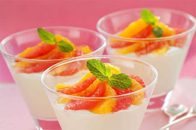 La mousse di frutta e yogurt regola l'intestino
