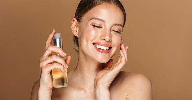 Macchie sul viso: ecco gli oli che le eliminano