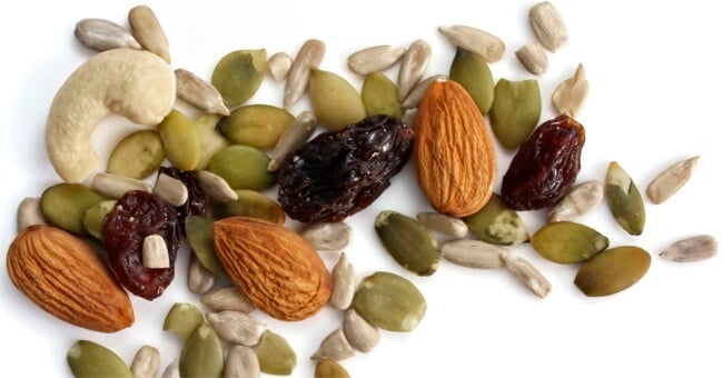 Noci, arachidi e mandorle, elisir di lunga vita