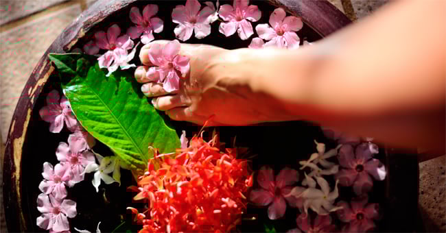 Un pediluvio al giorno elimina gonfiore, crampi e stanchezza