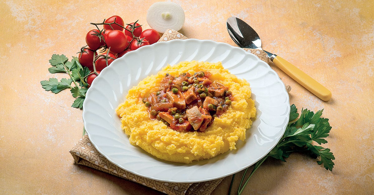 Polenta con pesce spada in umido