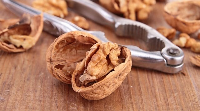 Quattro noci al giorno fanno felice il cervello