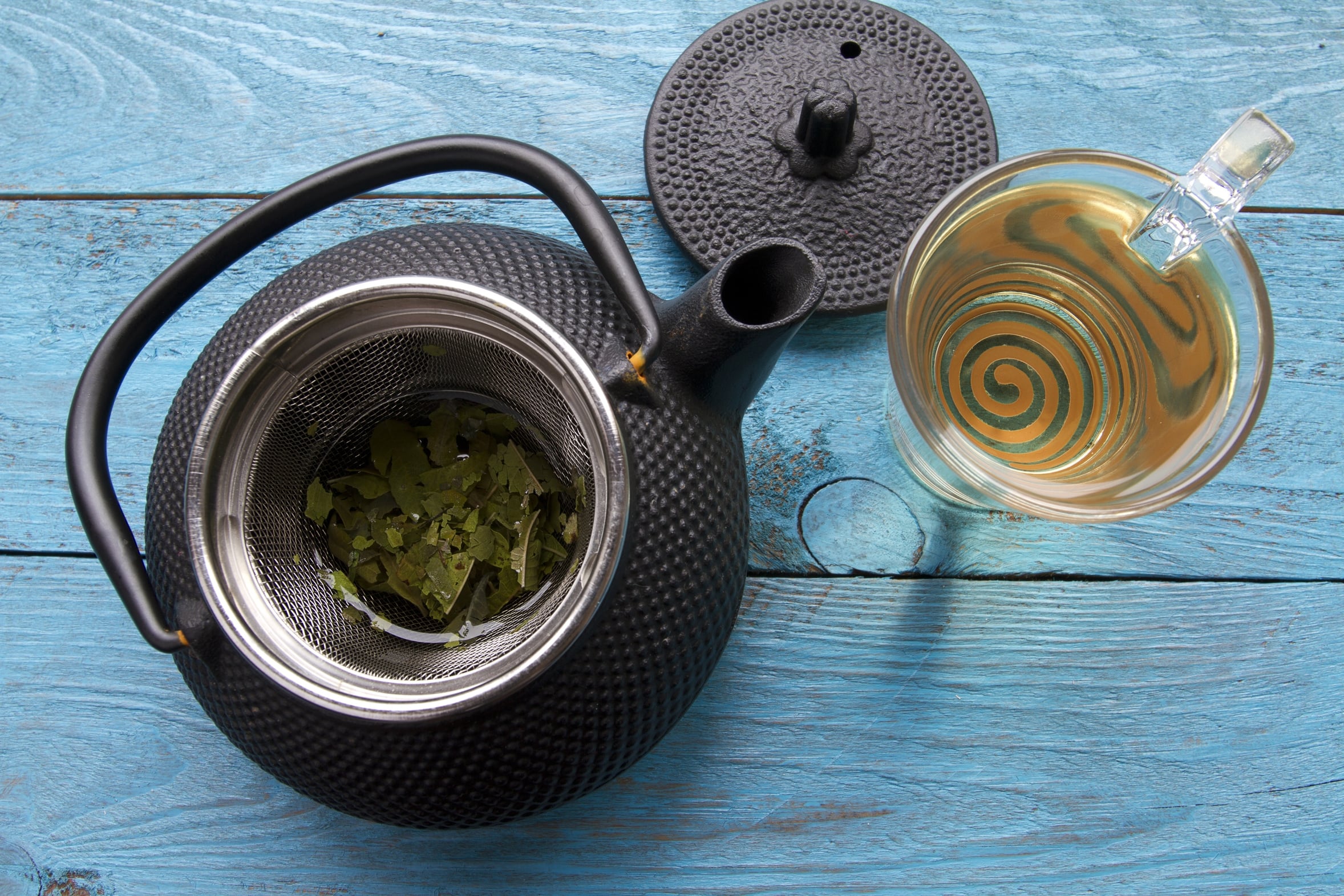 Tè verde: proprietà e usi del re degli antiossidanti